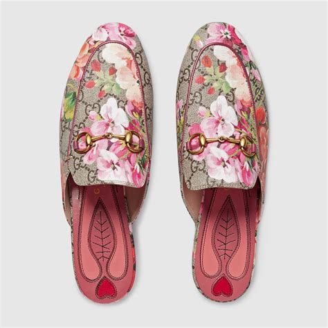 blooms princetown gucci|GUCCI PRINCETOWN BLOOMS SLIPPER REVIEW .